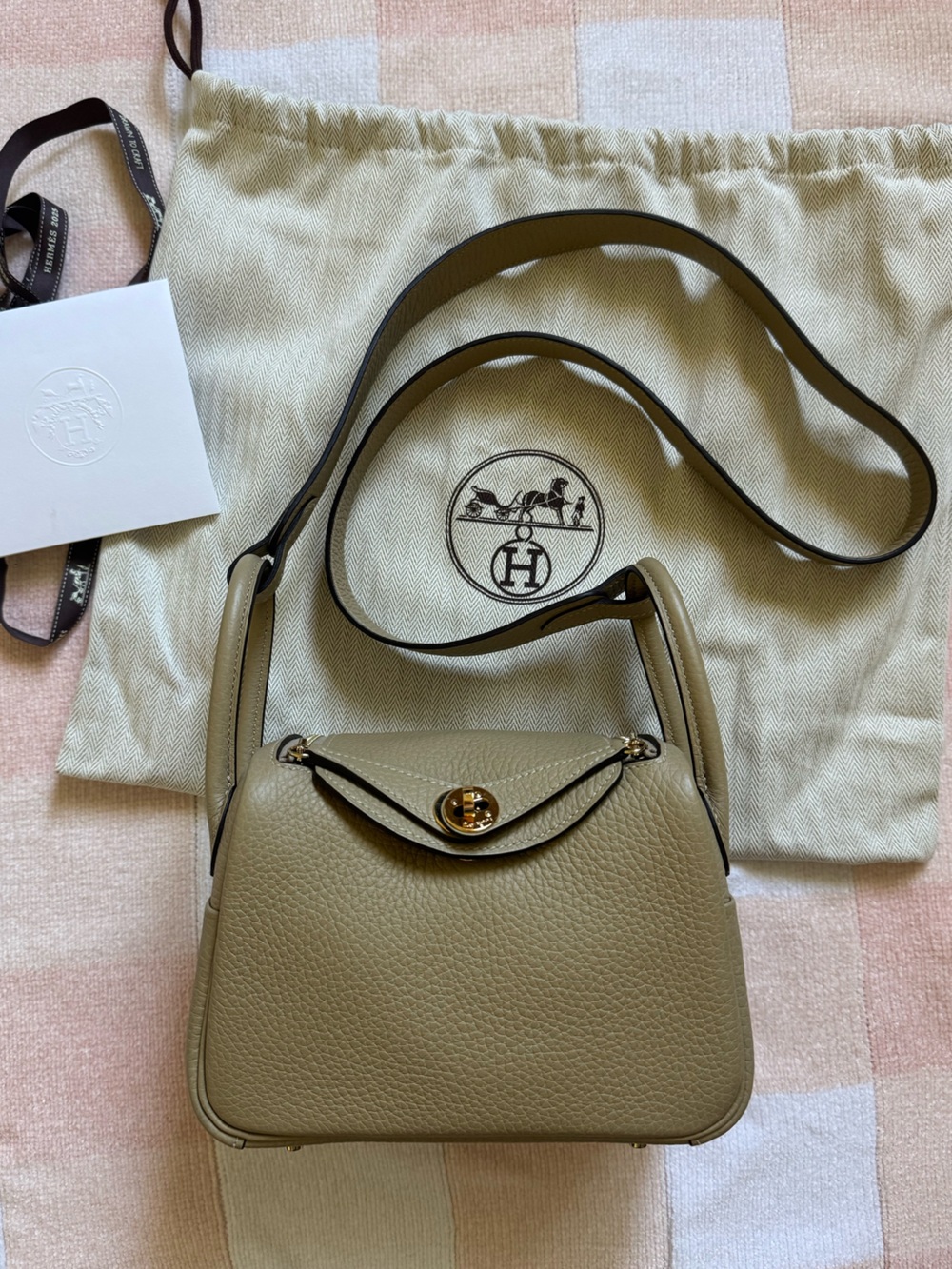 Hermes Mini Lindy Handbag Clemence in Trench